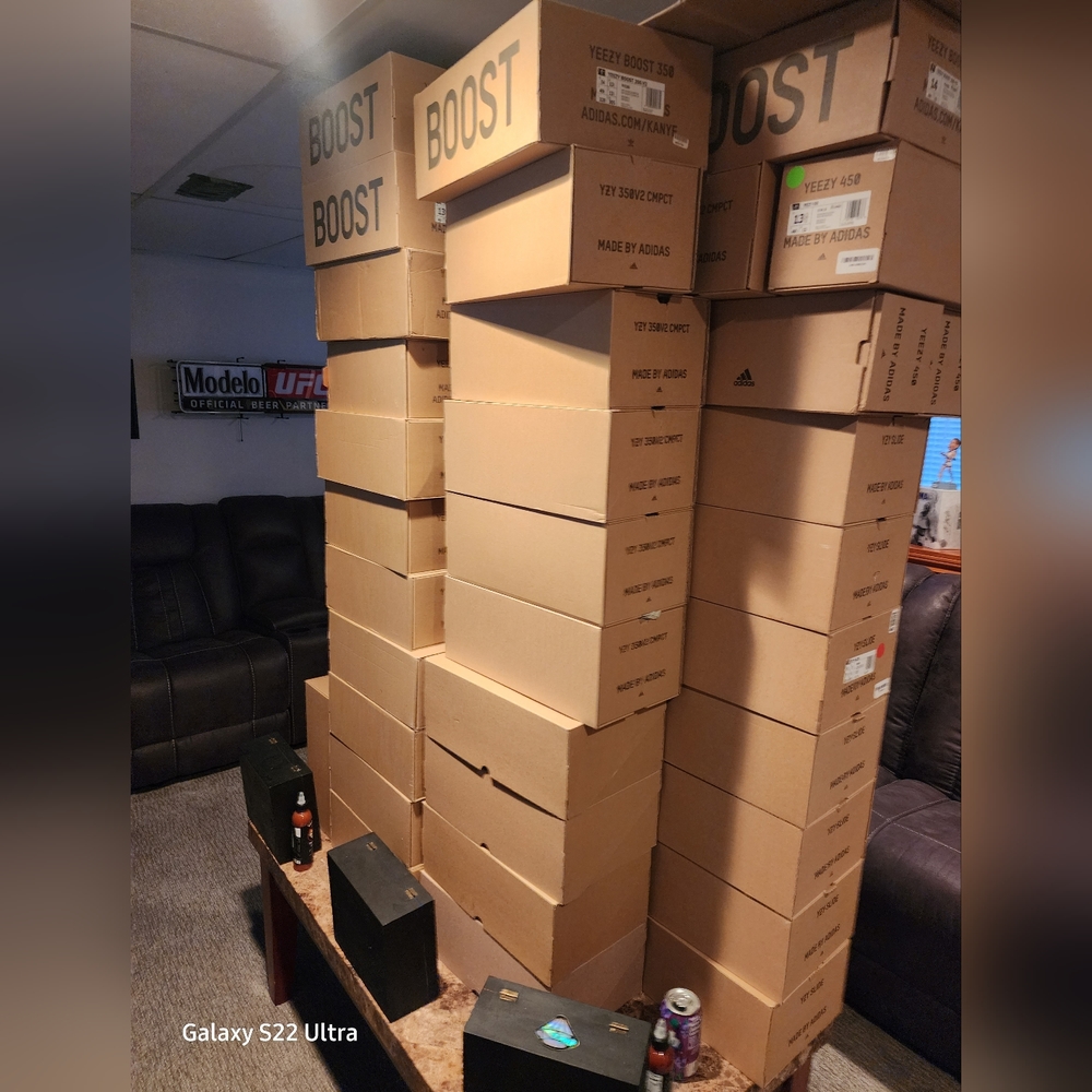 LOT of 55 yeezy boxes, most are 350 size 13.5, slides are size 14, 1-700, 1-380